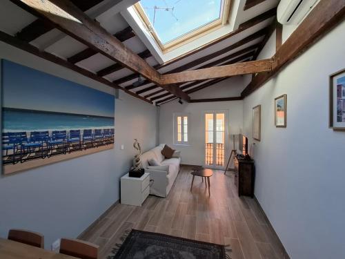 Charmant studio rénové – Place de la République - Location saisonnière - Villefranche-sur-Mer