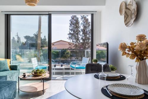 Azoria - Stylish 1-BR Apartment & Balcony in Kiti in Kiti