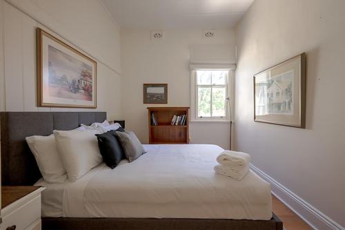 Charming 3-Bedroom Terrace in the Heart of Glebe - image 8