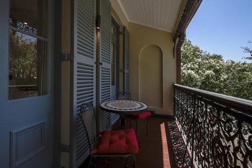 Charming 3-Bedroom Terrace in the Heart of Glebe - image 6