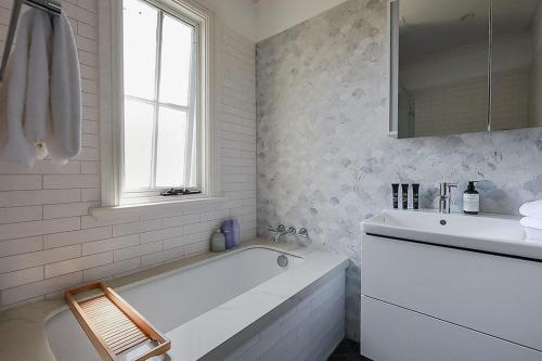 Charming 3-Bedroom Terrace in the Heart of Glebe - image 10
