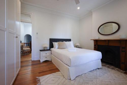 Charming 3-Bedroom Terrace in the Heart of Glebe - image 12
