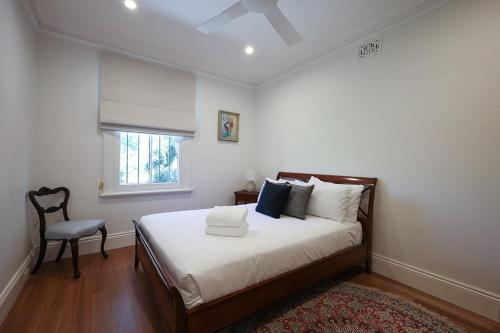 Charming 3-Bedroom Terrace in the Heart of Glebe - image 3