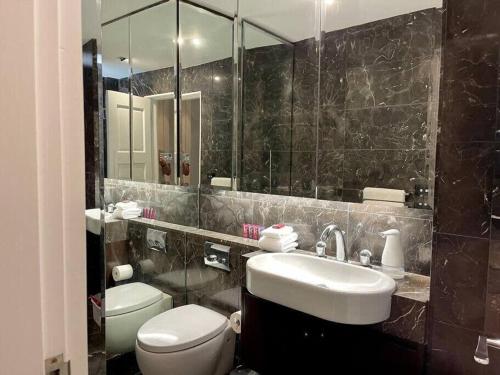 Henrietta's Gem - Premium 3 bed - image 10