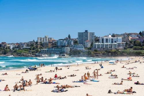 Edward Escape - New Listing | Short Walk to Beach