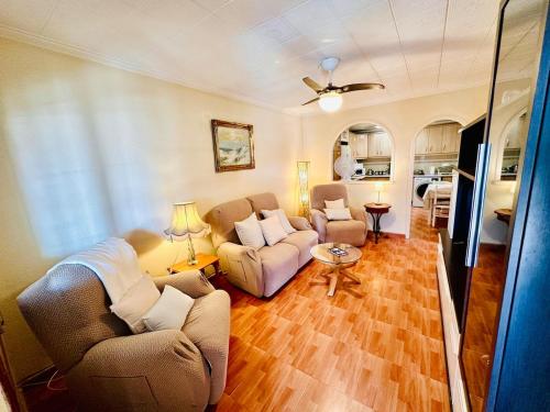 Sunny Mediterranean Retreat – khách sạn tại El Chaparral