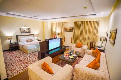 room detail thumbnail 1
