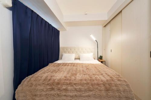 Modern 2DK Apt Umeda Area 1 min to Metro Direct from KIX Balcony & Luxury Comfort