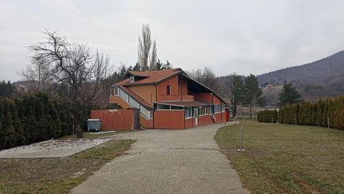Panorama Borsko jezero in Bora
