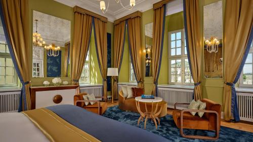 room detail thumbnail 1