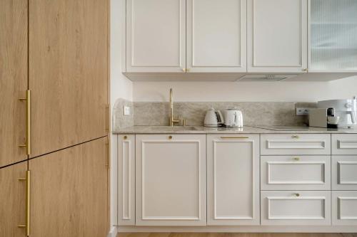 Stylish Studio in Wrocław with Air Conditioning Close to the Market Square by Renters Prestige - image 2