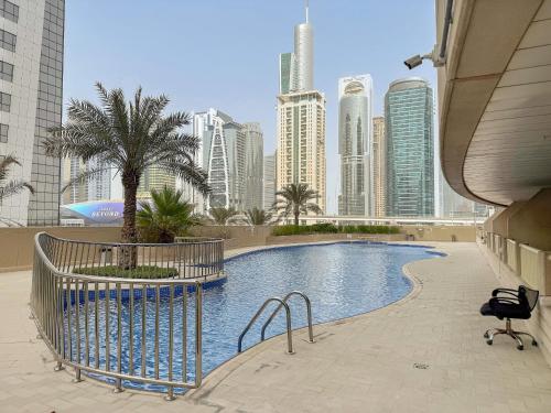 VayK - Vibrant and Great 1BR in the Marina - image 2
