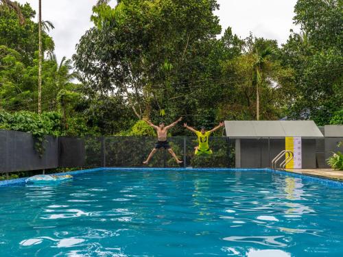 The Hosteller Wayanad, Vythiri - 수영장
