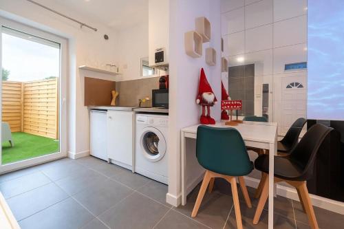 kuchyně, Studio Immersif Jaccuzi & Cinéma Disney et Astérix (Studio Immersif Jaccuzi & Cinema Disney et Asterix) in Messy