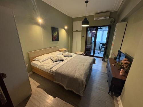 Cozy Plevnei, Bukurešť