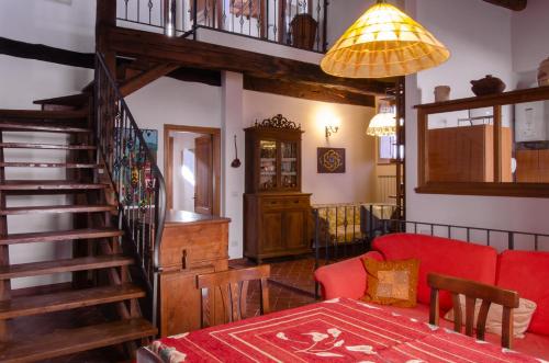 Pietre dell'antico borgo in Монтічіано