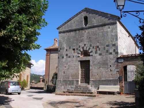 Зручності, Pietre dell'antico borgo in Монтічіано