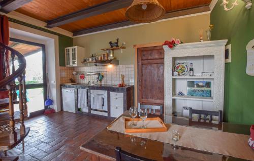 廚房, Fienile in 卡爾奇納伊阿