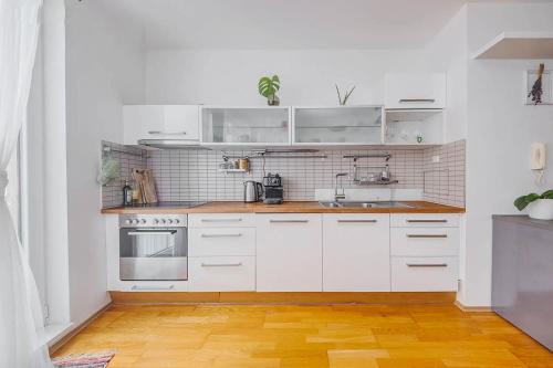 Modern apartment with garage parking, Prague