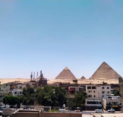Flexi pyramids view 2BR apt top floor - image 4