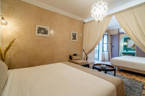1 king bed, 2 twin beds