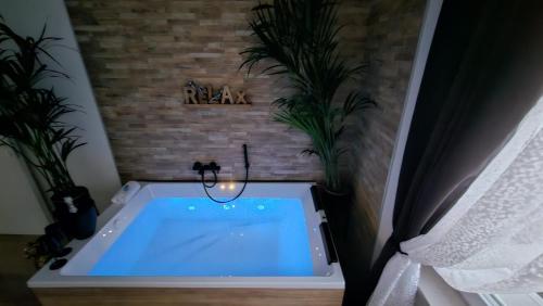 Superior Suite, Villa Joy Verona, Luxury Romantic Suite with Jacuzzi, near City Center, Верона (фото 8)