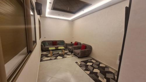 Appartement sans vis-à-vis (Appartement sans vis-a-vis) in เคนิทร่า
