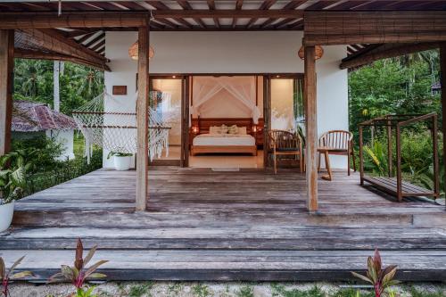 Reconnect - Private Island Resort & Dive Center - Togean Islands in Ampana