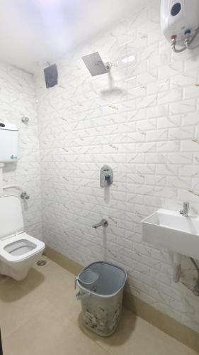 Hotel Relax Residency – Bombay/ Mumbai, KY