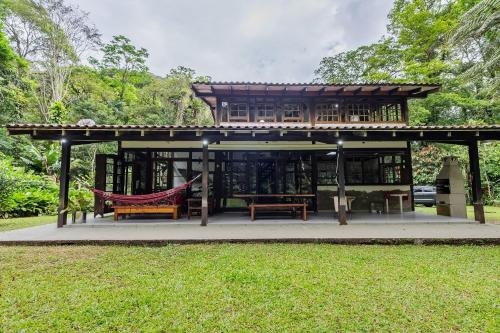 Casa Exclusiva na Praia c/ Mata Nativa e Cachoeira – khách sạn tại Praia de Boicucanga