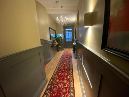 Irvine Guest House in Ірвін