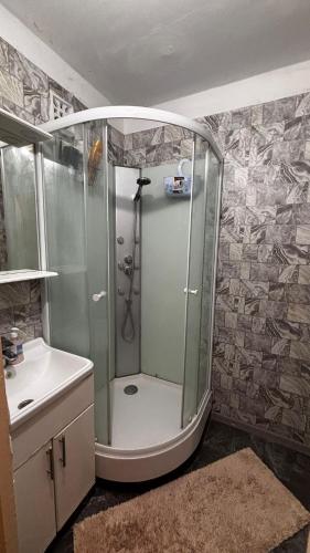 Zuhanyzó, Apartament in Orhei