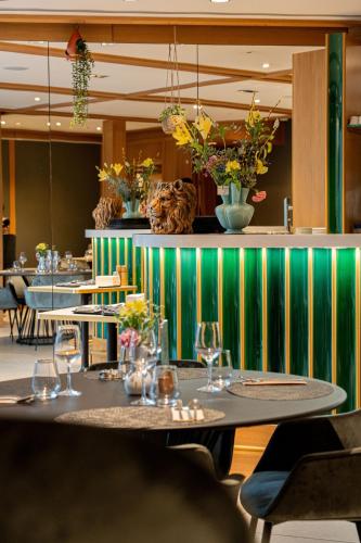 Ресторан, La SUITE appart 'hôtel & restaurant Le DÔME (La SUITE appart 'hotel & restaurant Le DOME) in Roanne