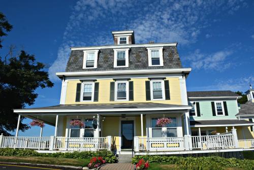 Harbor House Inn - Accommodation - Boothbay Harbor