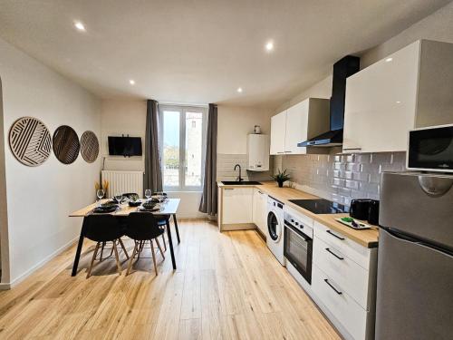 Le Just Logement 5 Personnes WIFI TV in Saint-Just-Saint-Rambert