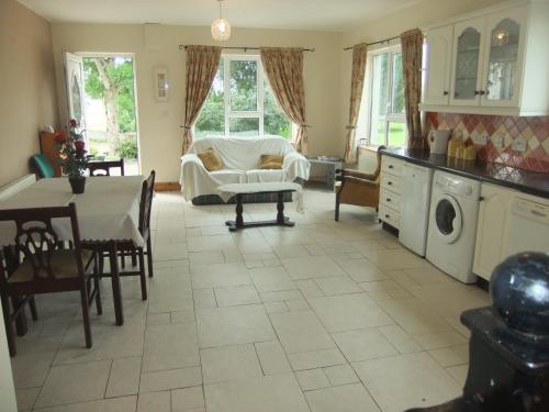 Daleview Apartment in Dunglow