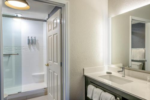 Residence Inn Rochester Mayo Clinic Area - image 9