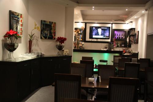 Restaurant, Kingsway Park Hotel in London