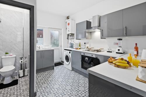 Facilities, 3-Bed House By Eason Stays Short Lets Wigan in Wigan
