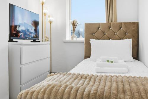 Facilities, 3-Bed House By Eason Stays Short Lets Wigan in Wigan