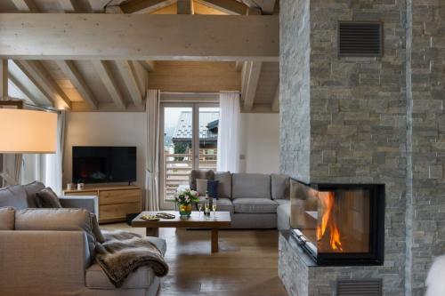 6BR Apartment in Meribel Falcon Lodge - REACH US AT - What's App - 0041-79-807-94-27 in Meribel