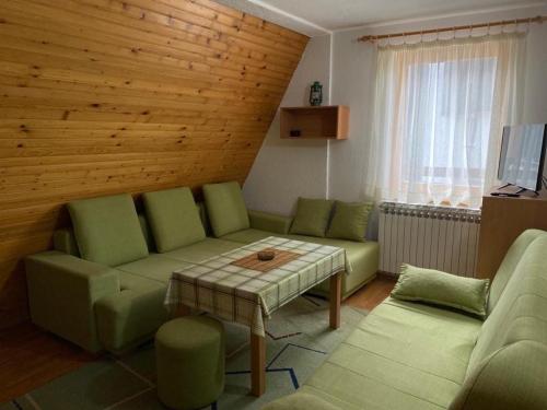 2 twin beds, 2 sofa beds