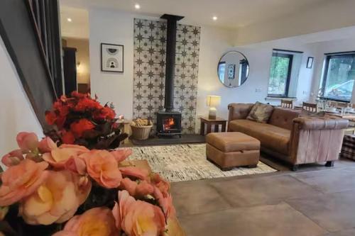 3 Bed House - Sea Views Balcony Parking Pets in Innellan