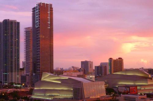 Miami Apartments, Prime Location & Free Parking in Miami, USA