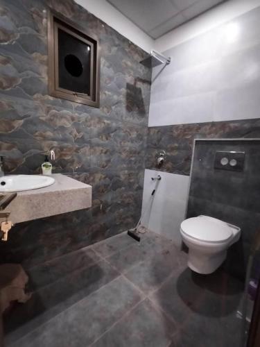 Airport Guest House Near JIA - image 8