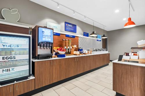 Holiday Inn Express & Suites Joplin Southeast - 식음료(F&B)