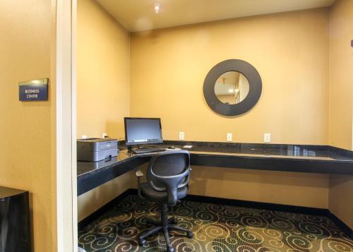 Cobblestone Inn and Suites Devils Lake - 비즈니스 센터
