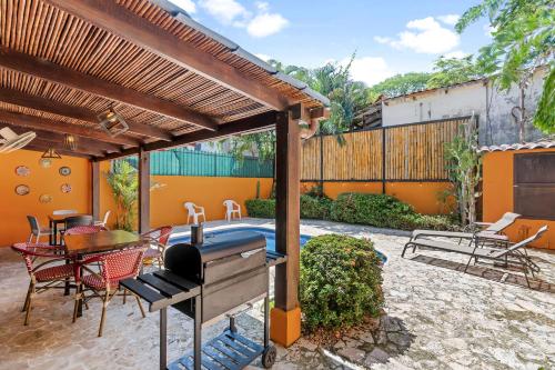 Charming Duplex in Playa Potrero Surfside Community, with a Private Pool, Cozy Interior and Walkable in 波特雷羅