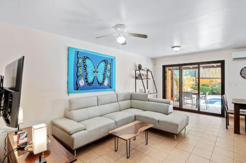 Charming Duplex in Playa Potrero Surfside Community, with a Private Pool, Cozy Interior and Walkable in 波特雷羅