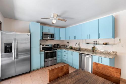 Charming Duplex in Playa Potrero Surfside Community, with a Private Pool, Cozy Interior and Walkable in 波特雷羅